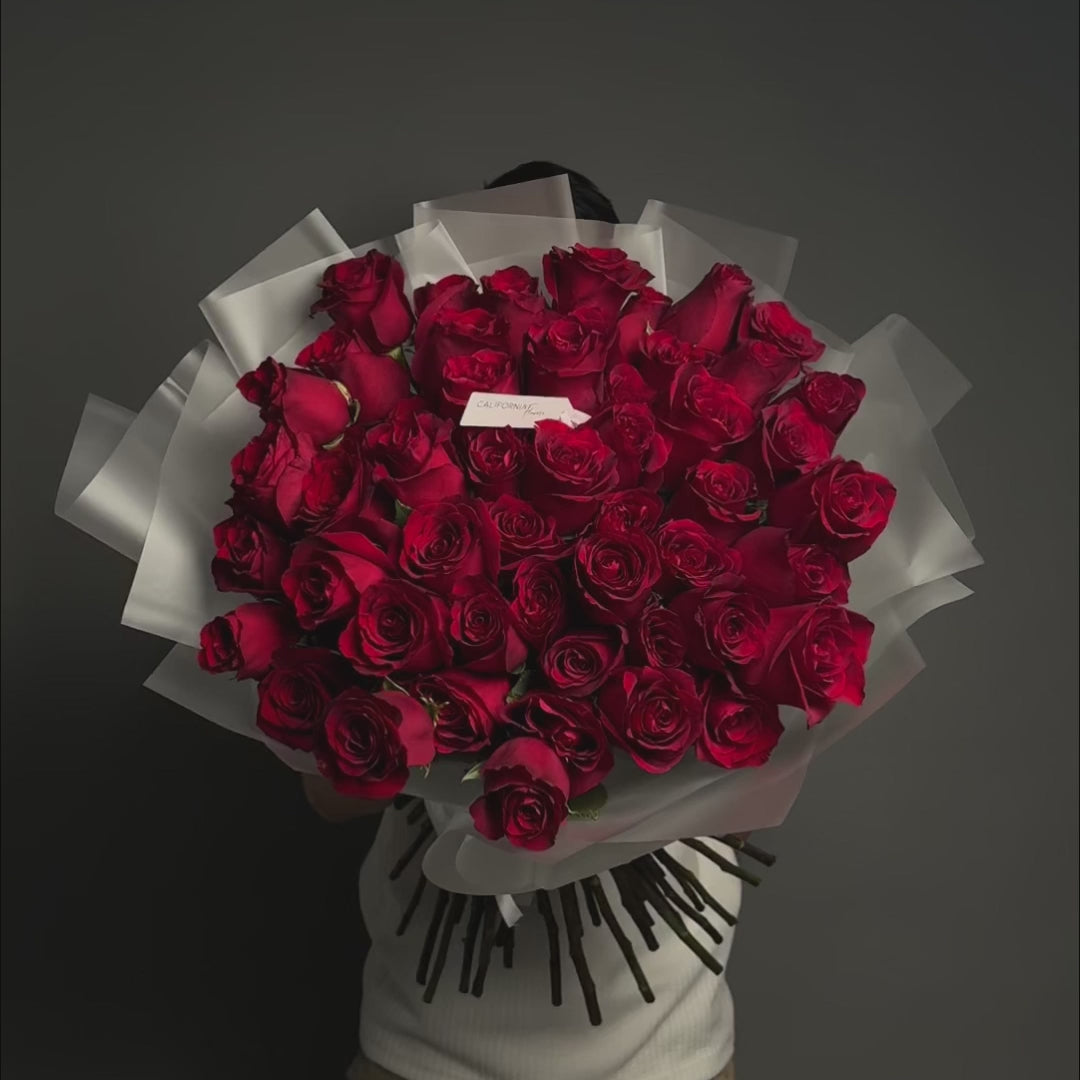 Buchet 55 trandafiri rosii, 5, californiaflowers.mom