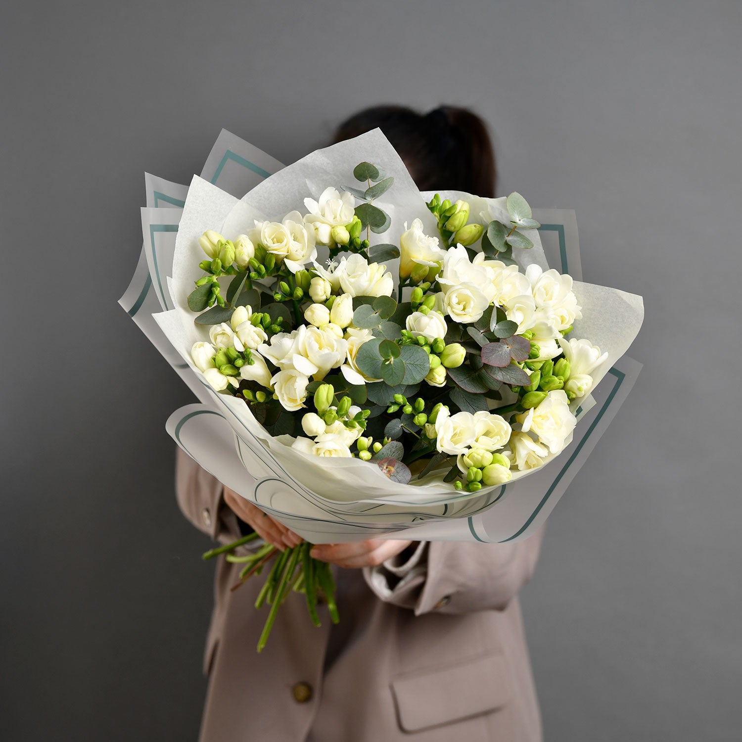 Buchet 25 frezii albe, 3, californiaflowers.mom