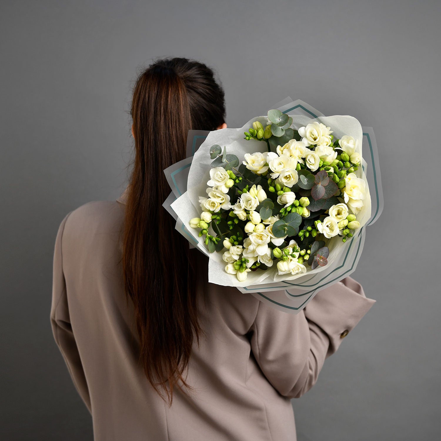 Flori de 1 Martie - California Flowers, Buchet 25 frezii albe, californiaflowers.mom