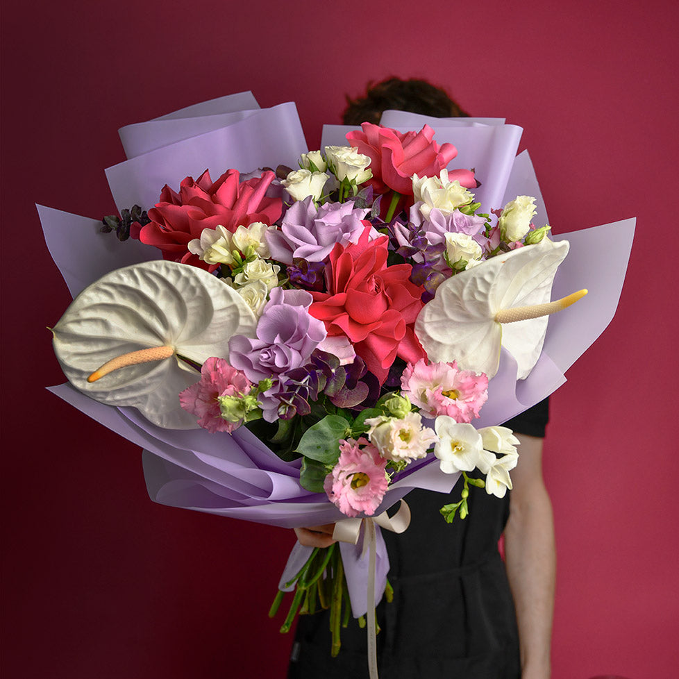 Flori pentru mama - California Flowers, Buchet trandafiri speciali Pink, anthurium si lisianthus roz, californiaflowers.mom