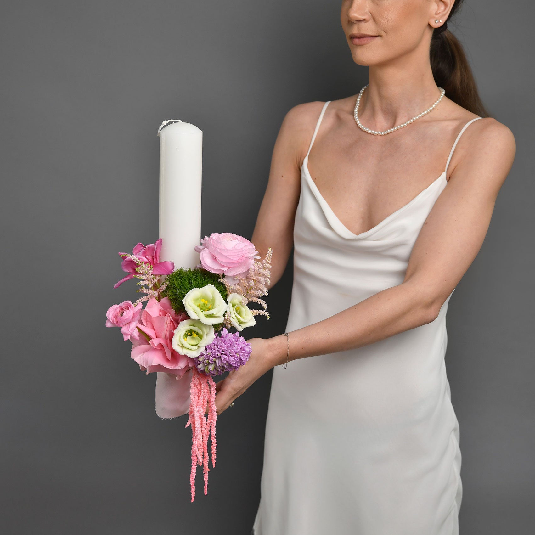 Lumanare botez cu lisianthus si zambila, 5, californiaflowers.mom