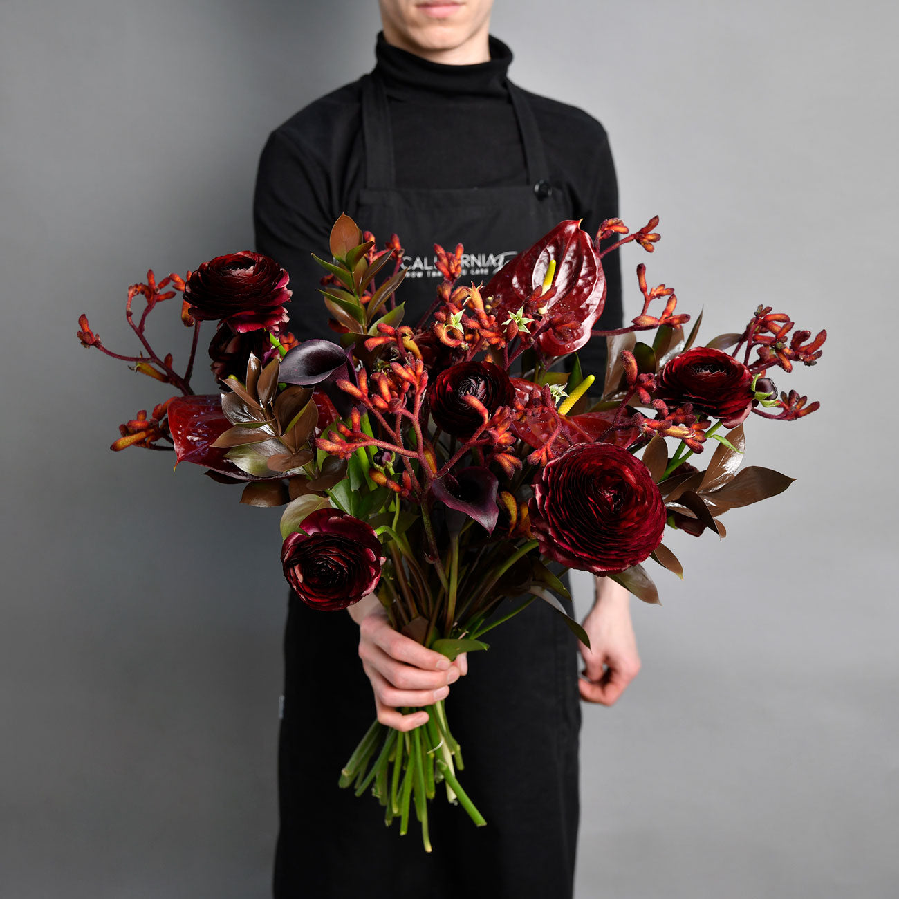 Livrare Flori Pasarea, Buchet anthurium si ranunculus grena, californiaflowers.mom