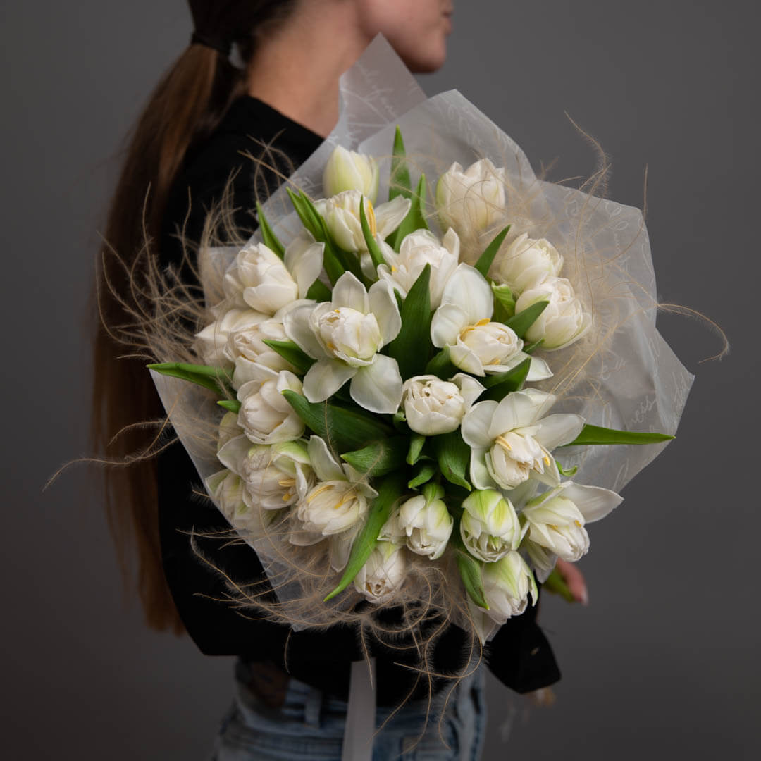 Flori de 1 Martie - California Flowers, Buchet 49 lalele albe, californiaflowers.mom