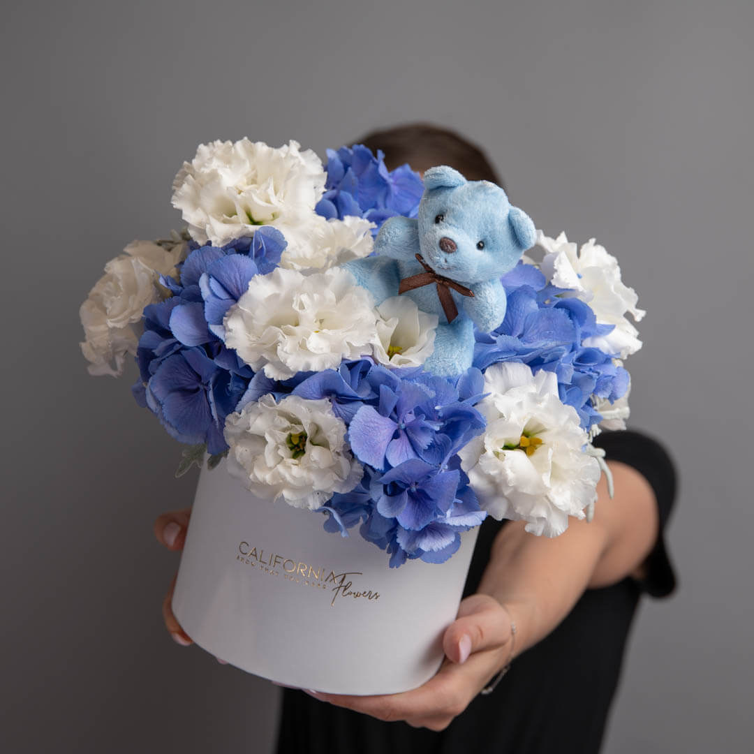 Aranjamente florale nou nascut - California Flowers, Aranjament floral nou nascut blue, californiaflowers.mom