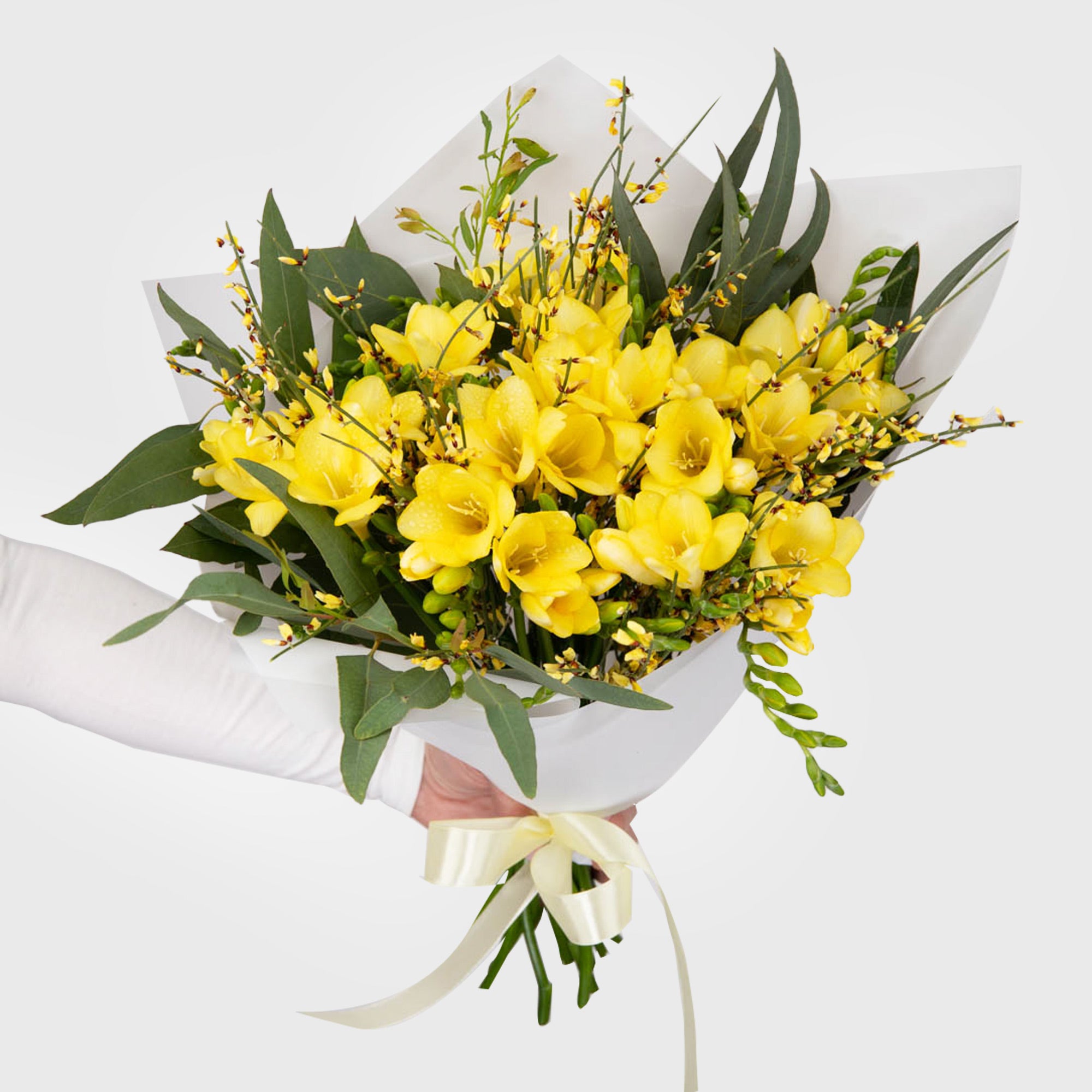 Flori de 1 Martie - California Flowers, Buchet 15 frezii galbene, californiaflowers.mom