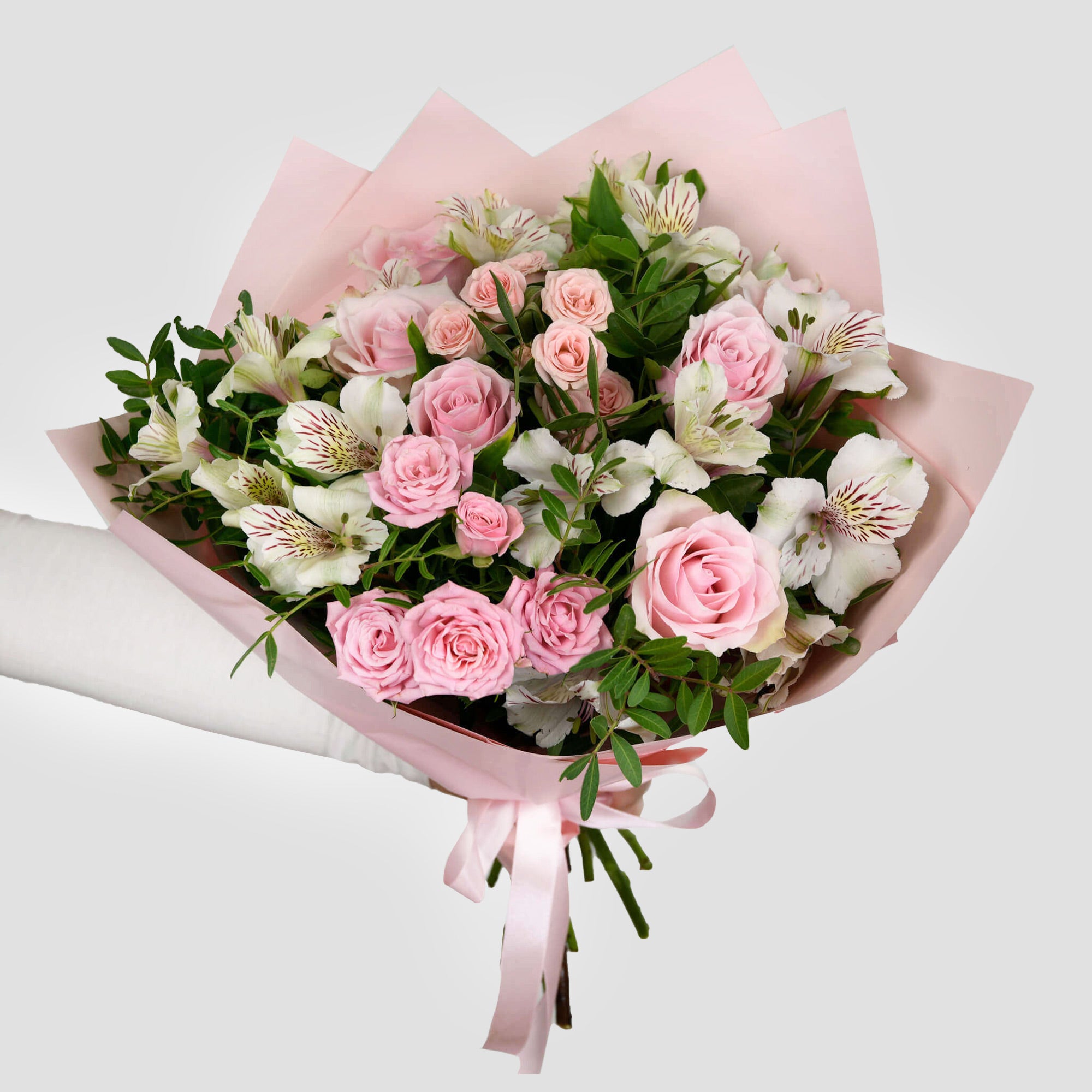 Flori de Valentine's Day - California Flowers, Buchet trandafiri roz, alstroemeria si miniroze, californiaflowers.mom