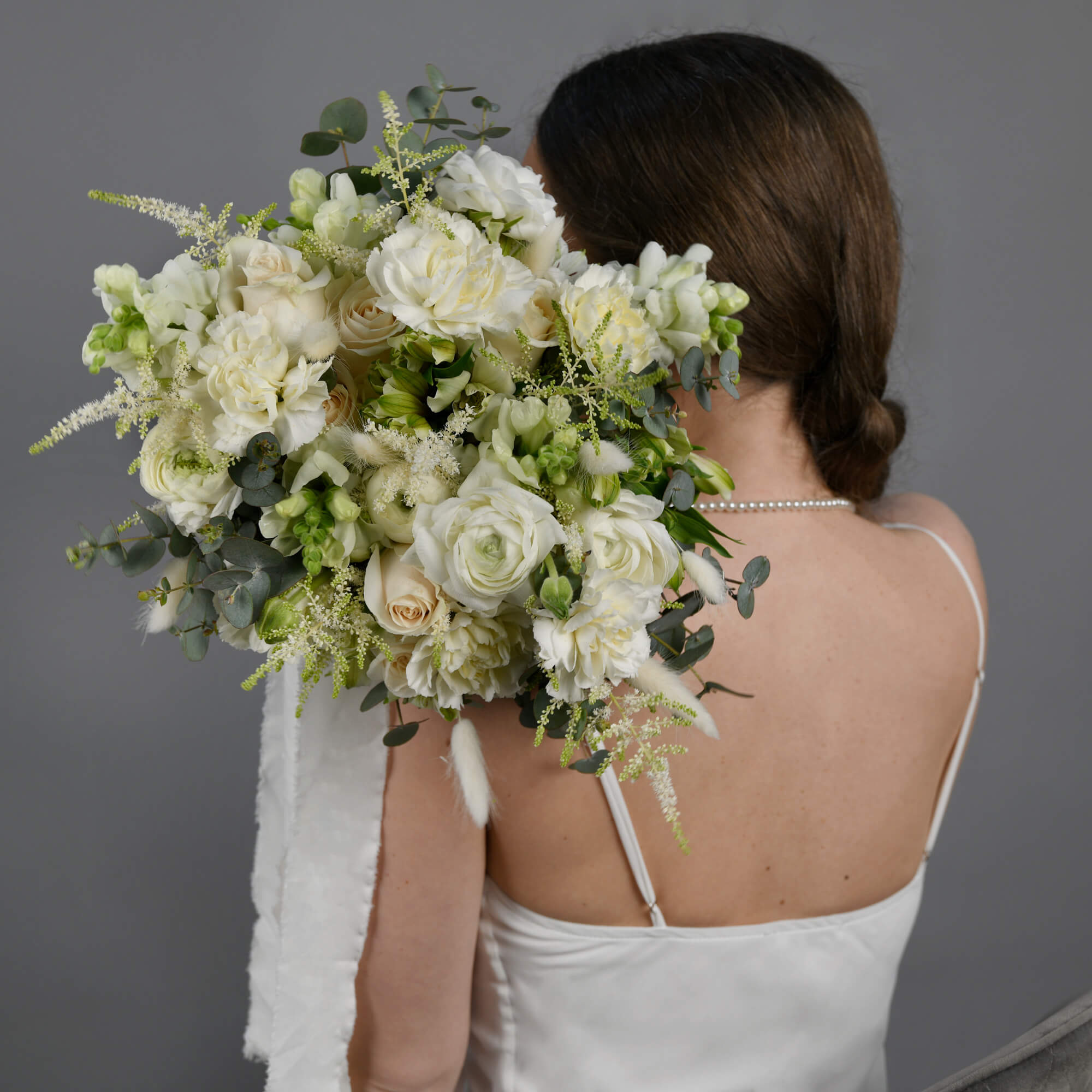 Buchet de mireasa cu ranunculus si astilbe, 9, californiaflowers.mom