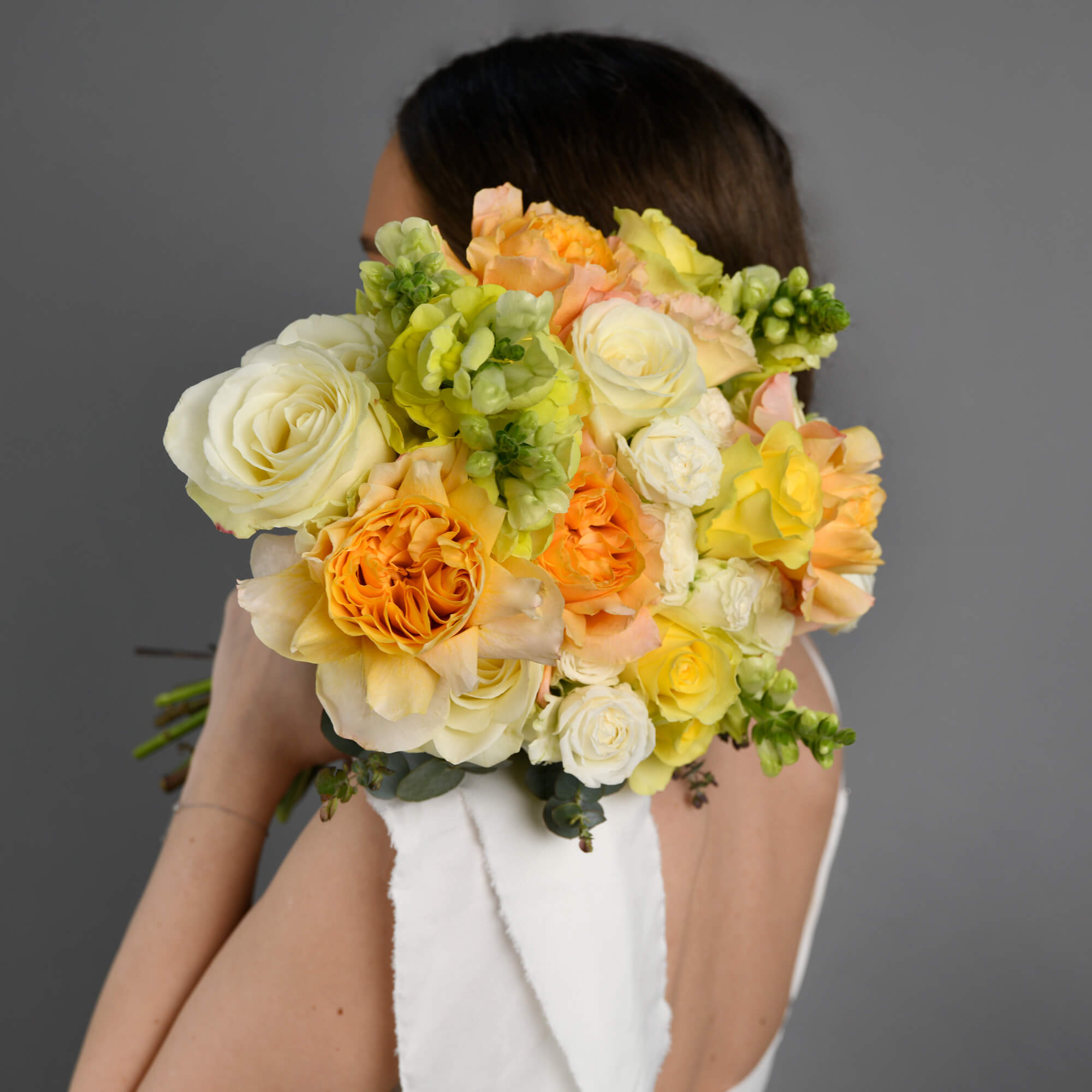 Buchet de mireasa cu trandafiri galbeni si albi, 7, californiaflowers.mom