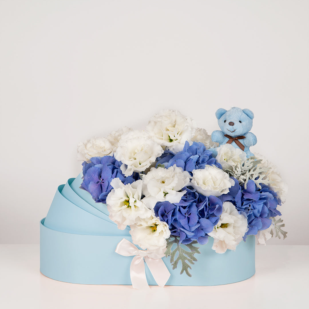 Aranjamente florale nou nascut - California Flowers, Aranjament in landou blue, californiaflowers.mom