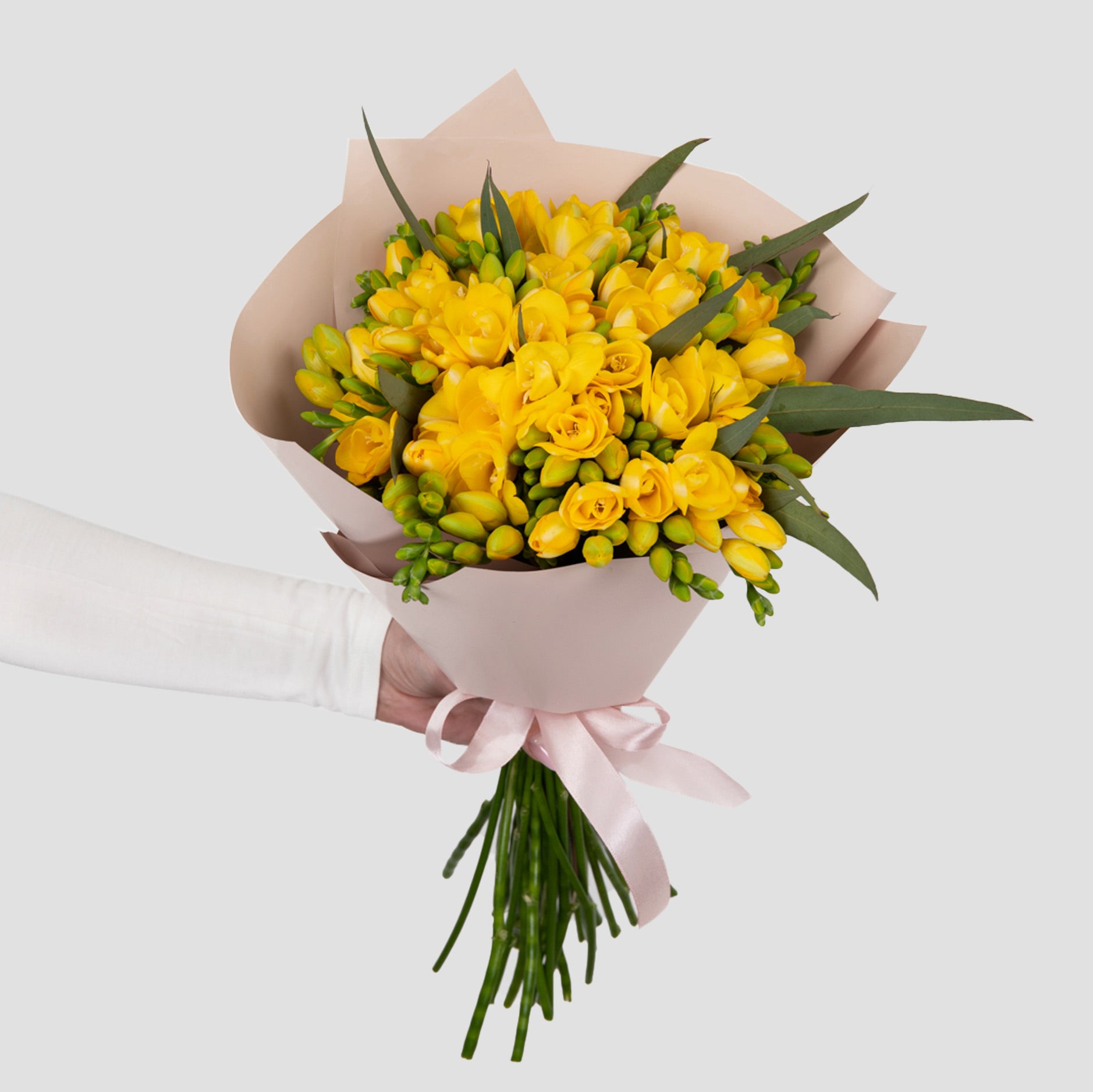 Flori de 1 Martie - California Flowers, Buchet 25 frezii galbene, californiaflowers.mom