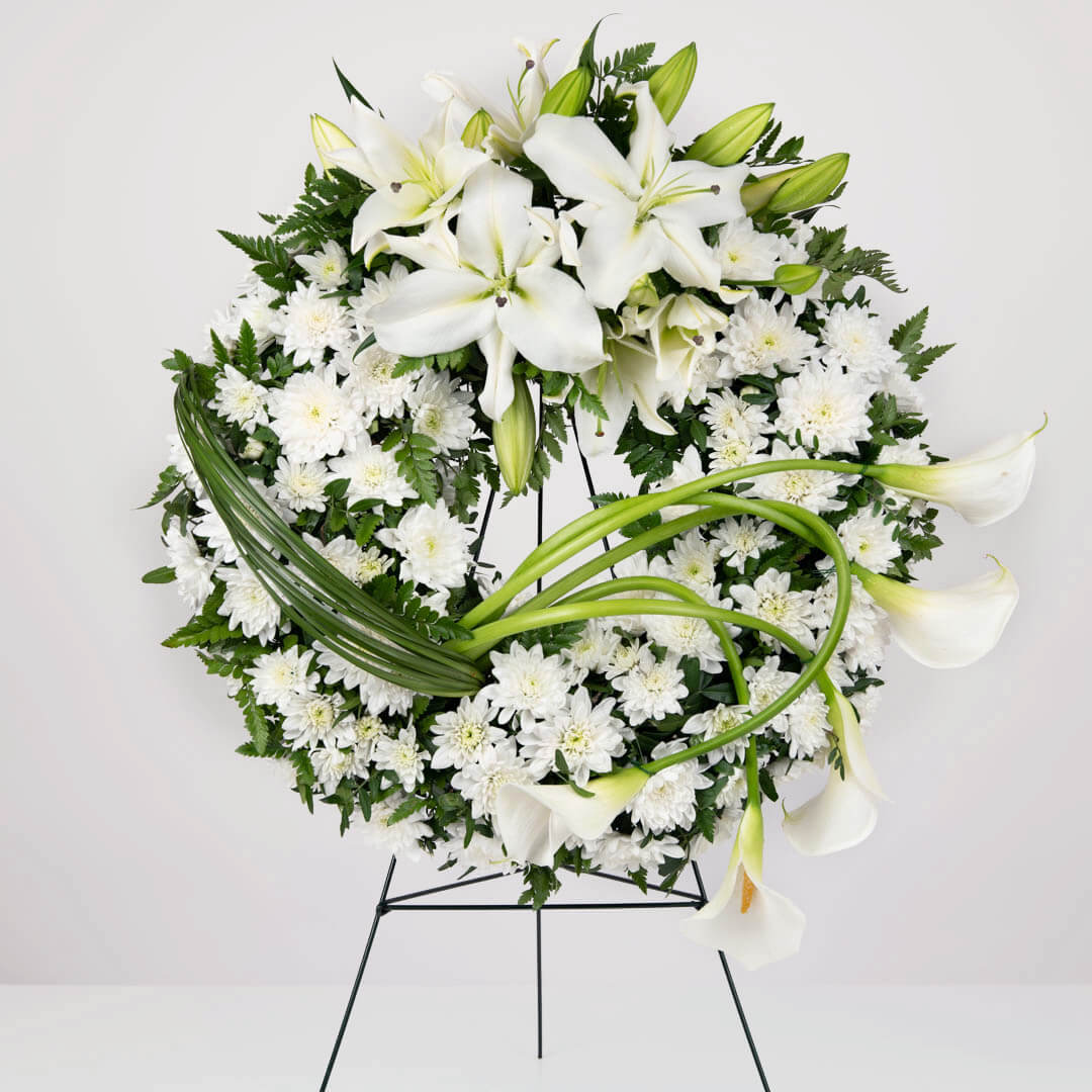 Coroane funerare, Coroana de flori rotunda cu crini si cale, californiaflowers.mom