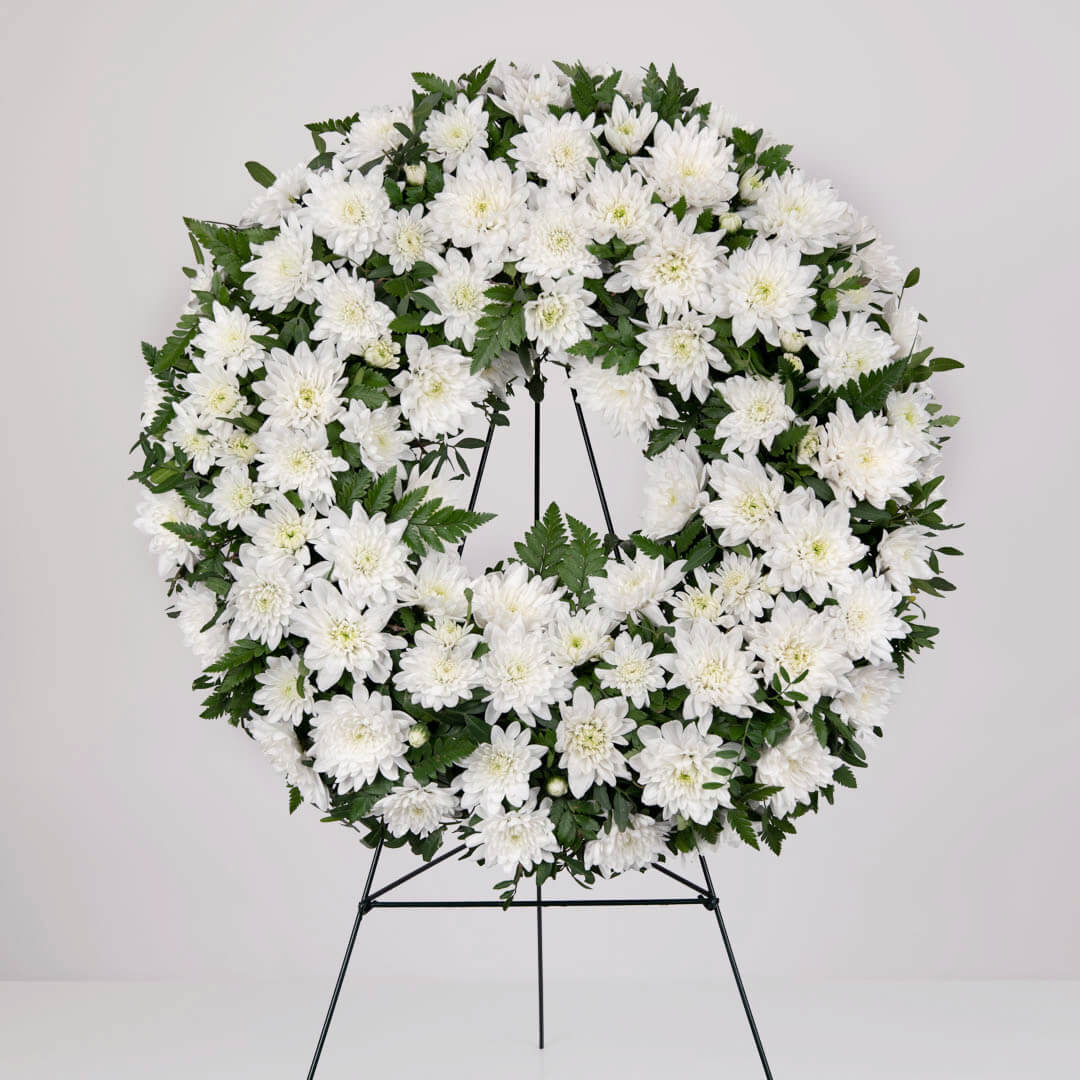 Coroane funerare, Coroana funerara rotunda cu crizanteme si pistacia, californiaflowers.mom